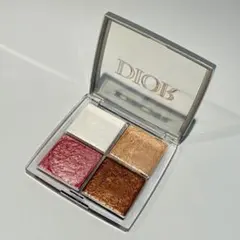 ディオール バックステージ フェイス グロウ パレット ファイスパウダー 001