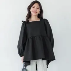 coca コカ 【エンボス加工】スクエアネック ブラウス ブラック M