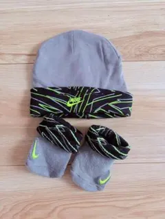 【超美品】Nike ベビー帽子と靴下セット