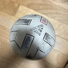adidas サッカーボール ホワイト