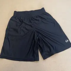 ICONIQ 黒 ハーフパンツ