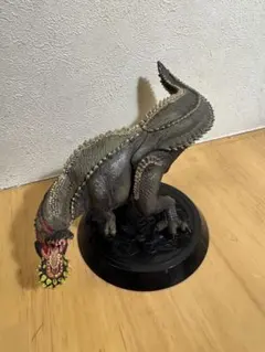 モンスターハンター　イビルジョー　フィギュア