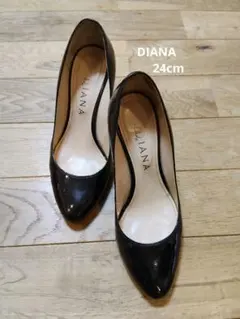 【訳あり】DIANA 黒 エナメルハイヒール