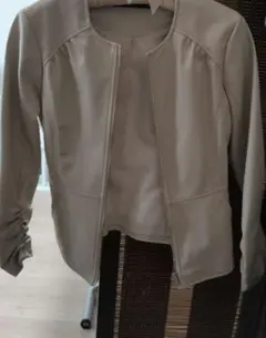 ZARAベージュ ノーカラーレザージャケット