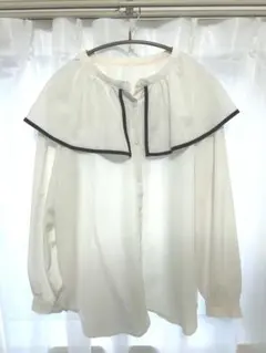 フリル襟 ホワイトシャツ 長袖