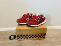 New Balance 赤　13.5