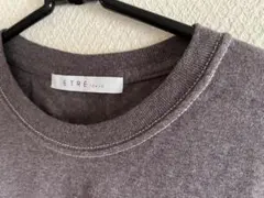 ETRE TOKYO グレー クロップドTシャツのサムネイル