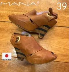 日本製 MANA 本革 オープントゥウェッジヒールサンダル 39(24.5)のサムネイル