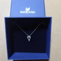 SWAROVSKI トライアングル ネックレスのサムネイル