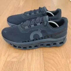 クラウドモンスター スニーカー