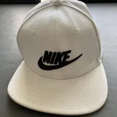 NIKE キャップ ホワイトのサムネイル