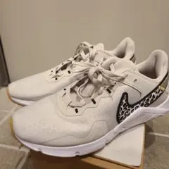 NIKE トレーニング スニーカー ベージュ レオパードのサムネイル
