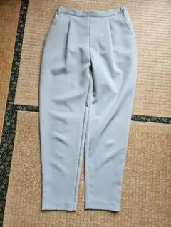ベルーナ テーパードパンツ M ミントグリーン