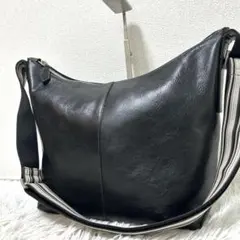 【美品✨大容量/ハーフムーン】ポールスミス　ショルダーバッグ　オールレザー　黒