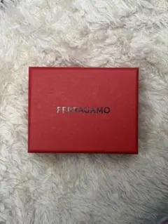 FERRAGAMO ヴァラ リボン ピアス ゴールドのサムネイル