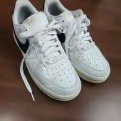 NIKE Air Force 1 ネイビー、ホワイトのサムネイル
