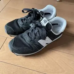 New Balance ブラック スニーカー373