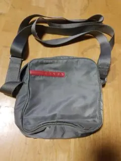 今58 PRADA プラダ ショルダーバッグ サコッシュ ベージュ 汚れあり 今58 PRADA プラダ ショルダーバッグ サコッシュ ベージュ 汚れあり
