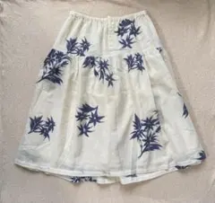 ✨新品✨grin 【M】白と紺の花柄　膝丈フレアスカート(裏地付)
