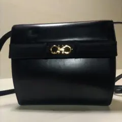 Salvatore Ferragamo ダブルガンチーニカーフ レザー