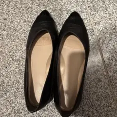 黒 ポインテッドトゥ パンプス 低ヒール Riz