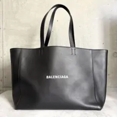【未使用級】BALENCIAGA イーストウエスト トートバッグ レザー 黒のサムネイル
