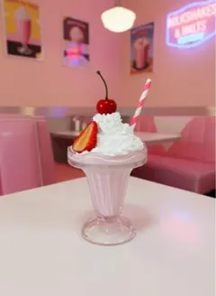パフェグラスのミルクシェイク 食品サンプル 撮影小物 フェイク リアル 
