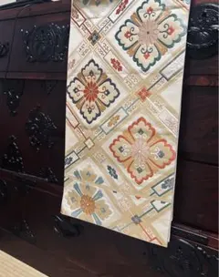 西陣正絹袋帯　菱形模様に華吉祥文様　幾何学模様に金糸が生きた美しい帯