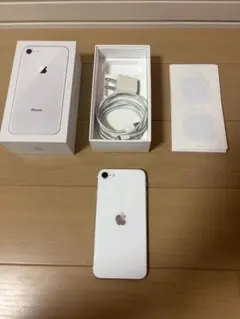 Apple iPhone SE シルバー 本体