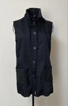 ノースリーブ黒ベスト　ブラック　ジレ　Ｌ ドット柄ポケット