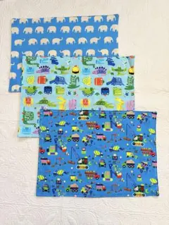 ハンドメイド　ランチョンマット　リバーシブル　3枚セット 乗り物　恐竜