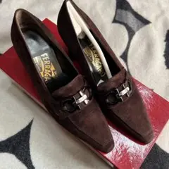 新品未使用 Salvatore Ferragamo ブラウンパンプス