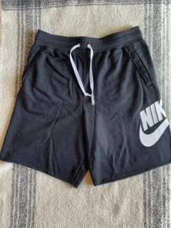 《5イイね値下げ！》【新品】NIKEナイキ　ハーフパンツ 黒