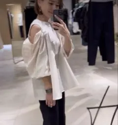 Heve カットオフショルダーブラウス heve ヘイヴ カットオフショルダーブラウス heve ヘイヴ カット