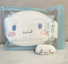 新品　シナモロールぬいぐるみポーチ　マスコットピン