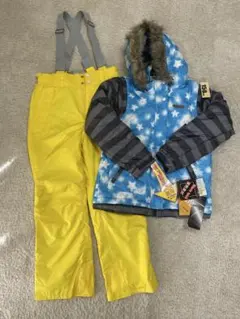 新品ONYONEスキーウェア上下セット・150 星柄ジャケットと黄色パンツセット
