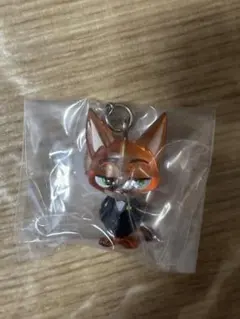 ガチャガチャ　ズートピア めじるしアクセサリー　ニック