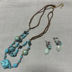 ターコイズブルーのネックレスとイヤリングセット