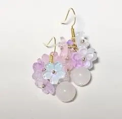 51.揺れるお花ピアス・天然石ムーンストーン・桜カットガラスハンドメイド