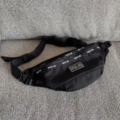 GUESS ボディバッグ ブラック