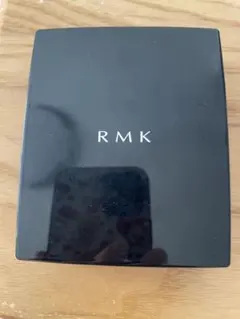 rmkアイシャドウパレット2段式
