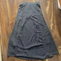 黒と白の水玉模様 フレアスカート