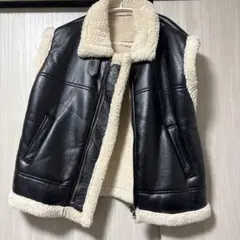 ブラックレザーベスト フェイクファー付き