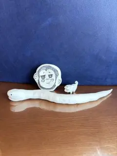 手作り紙粘土で作ったユニークな陶器製アートオブジェ