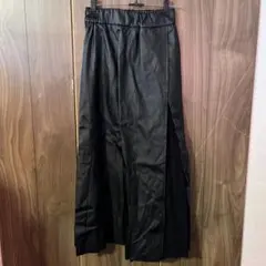 ブラックプリーツロングスカート