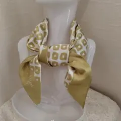 幾何学模様 ホワイト ゴールド スカーフ