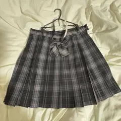 制服 プリーツスカート チェック　黒 リボン付き