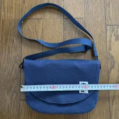 Chumsネイビー ショルダーバッグ スナップボタン式