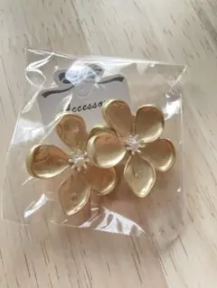 花形ゴールドピアス