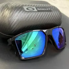 Item thumbnail for item a3110586-2391-4c47-8dd2-1c1178bc889b